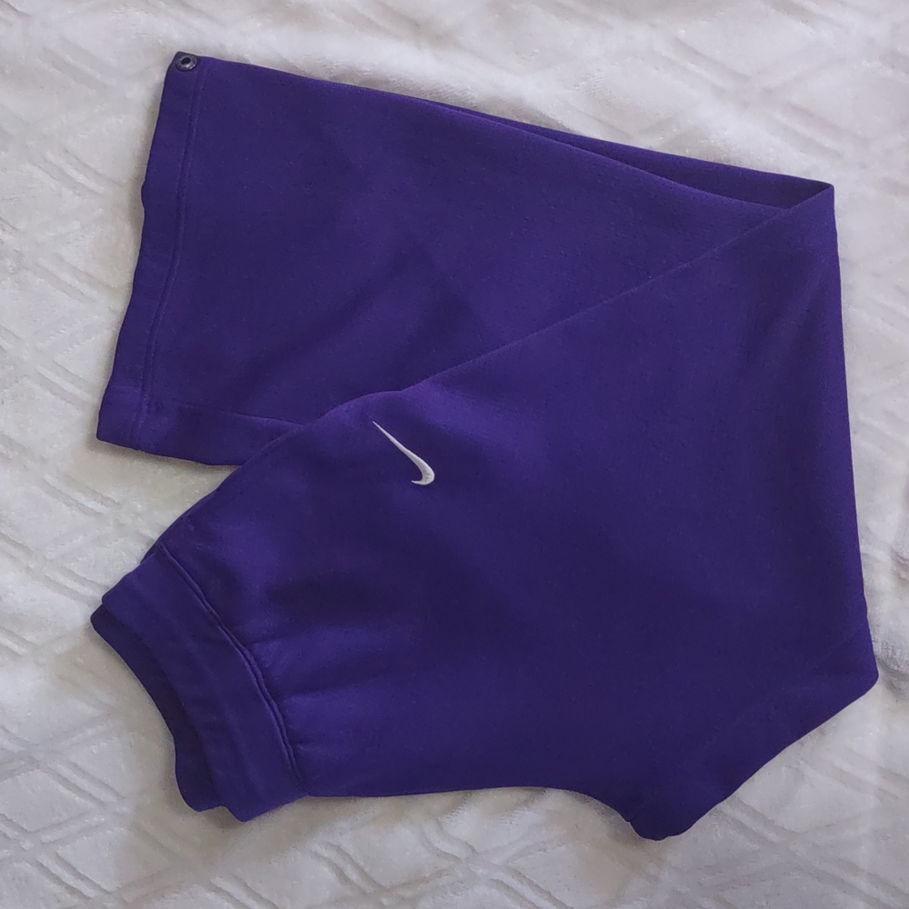 Nike pants for women size S excellent condition pretty color.